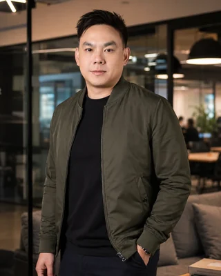 Tom (Thanon) Reungvivatphan